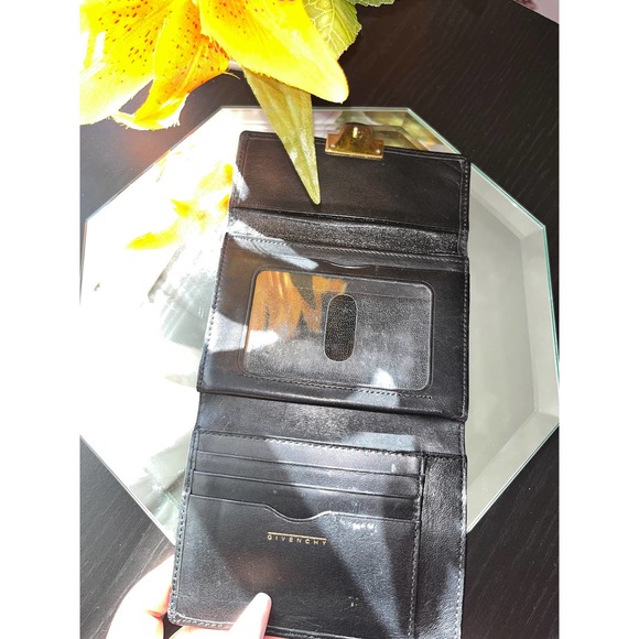 🖤💛 Authentic Givenchy Wallet 🖤💛 - Picture 3 of 10